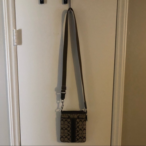 Coach Crossbody Bag - Picture 2 of 5